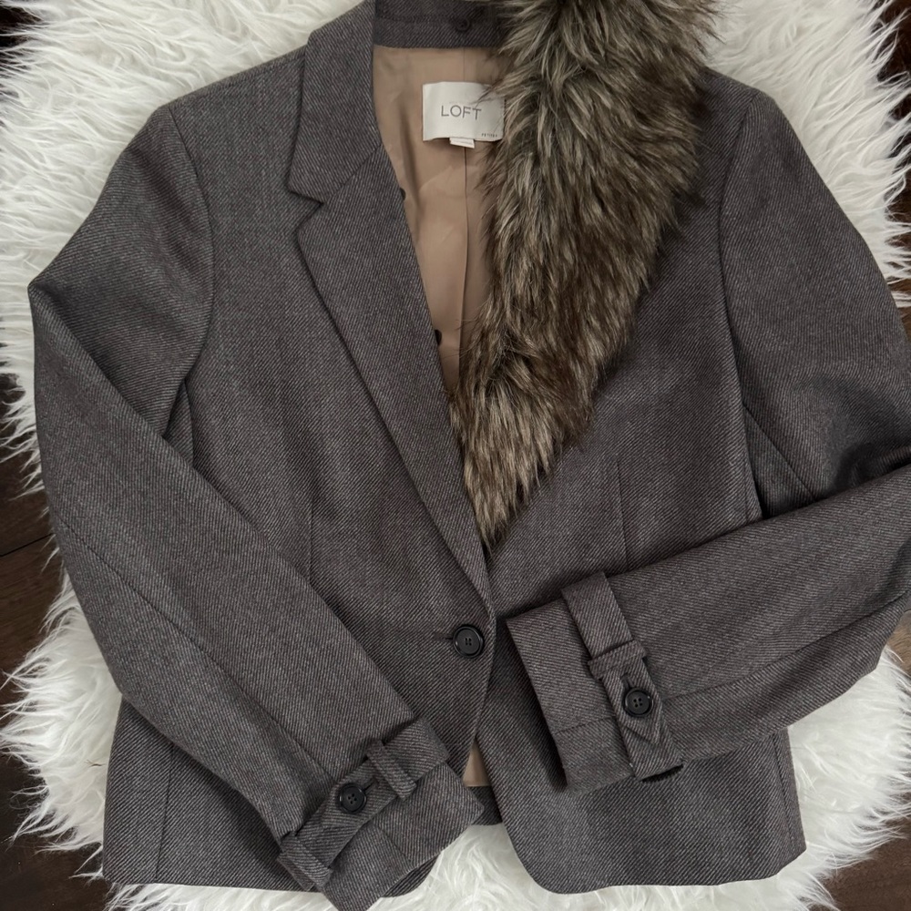 LOFT blazer w/ detachable faux fur collar grey/taupe herringbone tweed EUC Sz 8P - Picture 9 of 11